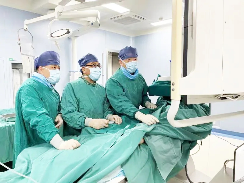 胸悶、腹脹、乏力……患者突發(fā)布加綜合征 介入治療把命救