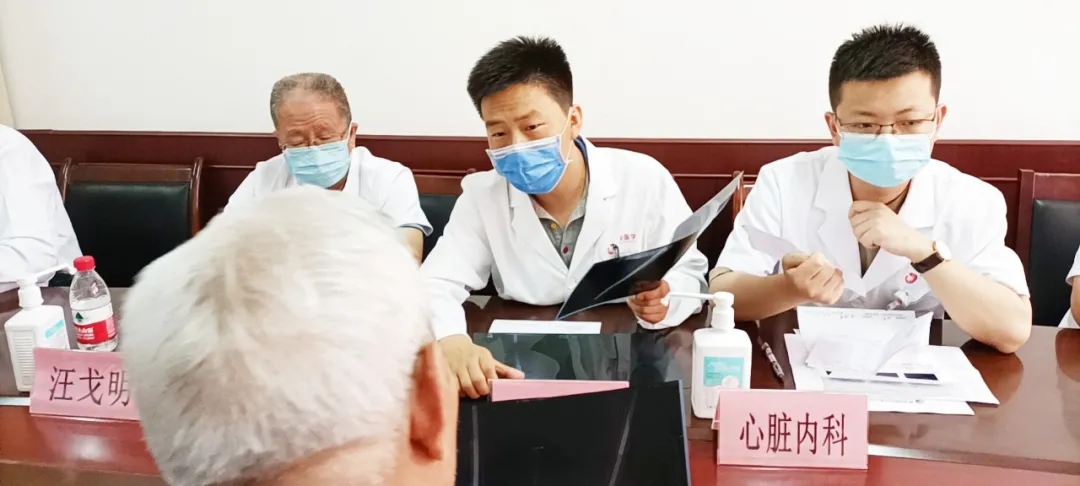 西安國際醫(yī)學中心醫(yī)院開展“致敬老黨員、老革命”義診活動