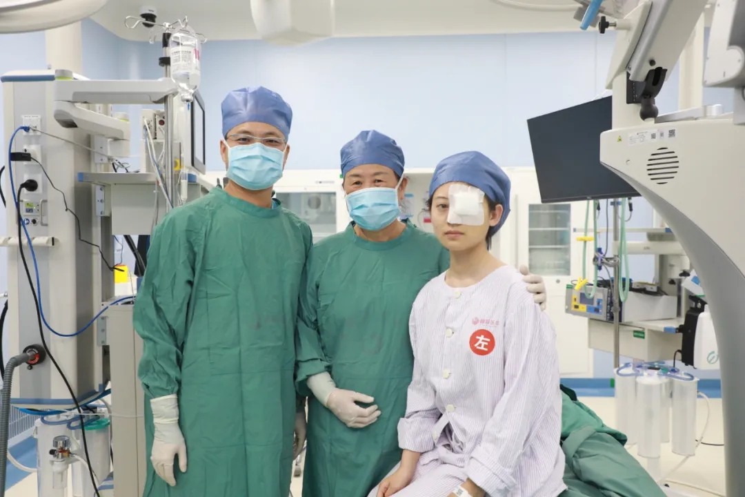 暑期摘鏡潮！18歲女孩開啟“無鏡”人生