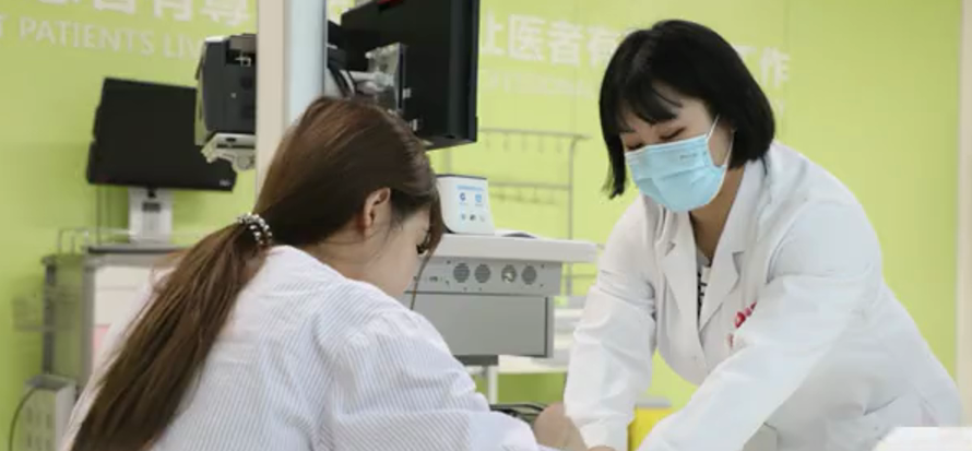 出院手續(xù)床前辦理，“移動結(jié)算車”便民又惠民！