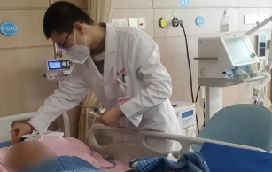 危急重癥、“大白肺” 90%以上恢復(fù)良好，他們?nèi)绾巫龅降模?>
				             </a>
                <div   id=