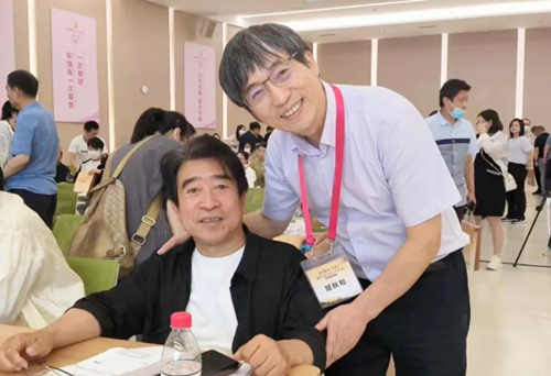 “醫(yī)”往情深15載！一位基層“輪椅”醫(yī)生和醫(yī)學(xué)大咖的故事