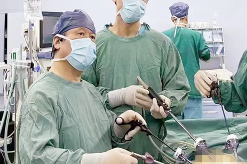 68cm橡膠水管吞入腹中！我院普外科腹腔鏡微創(chuàng)手術緊急施救！
