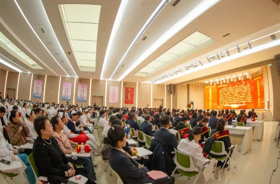 接續(xù)奮斗啟新篇！這場總結(jié)表彰大會(huì)奮進(jìn)感滿滿